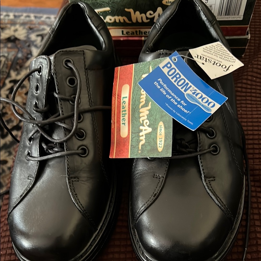 Thom McAn Black Leather Oxfords
